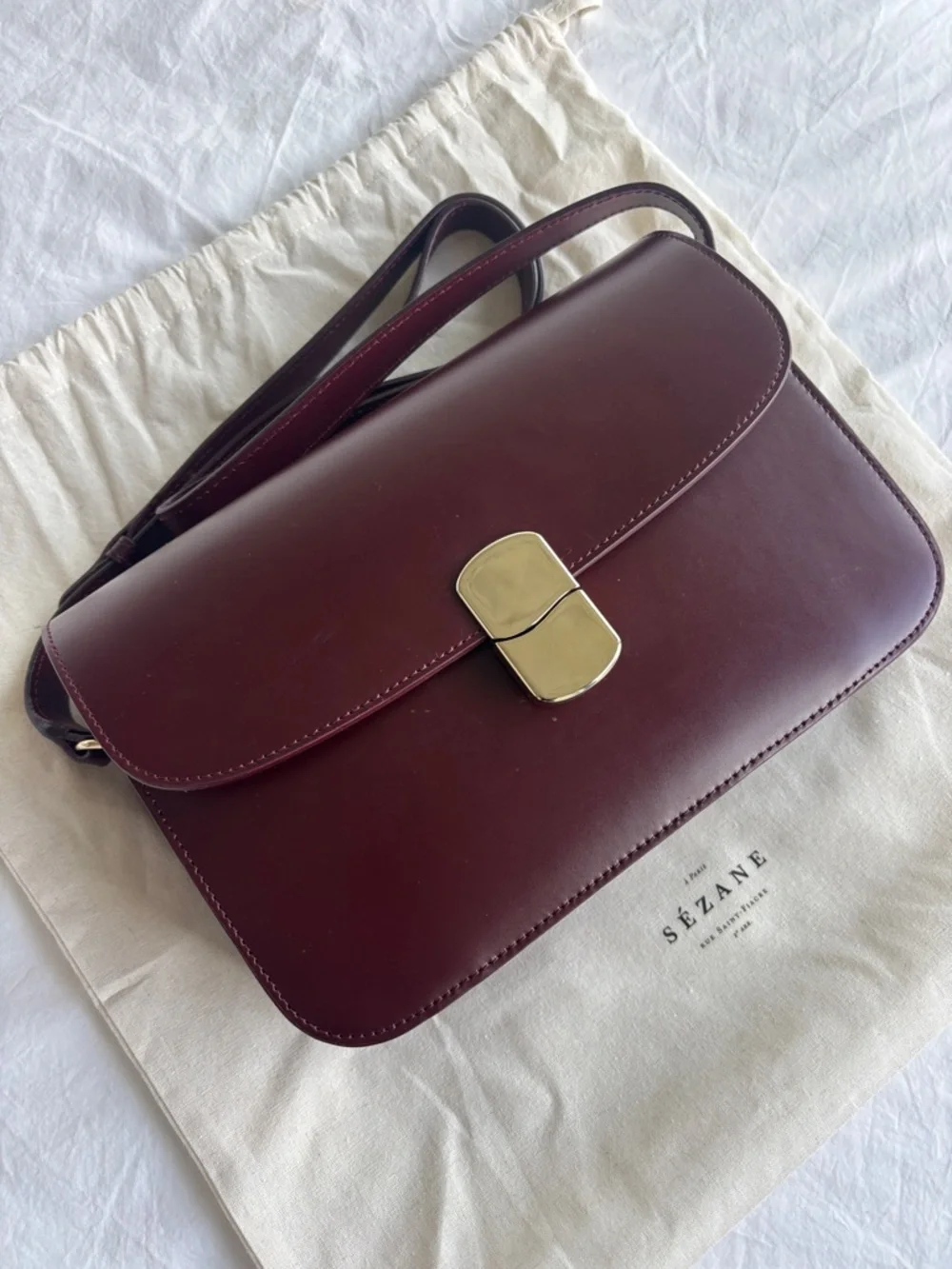 SOLD Like New Sézane Milo Classic Bag in Glossy Burgundy - Picture 5 of 14